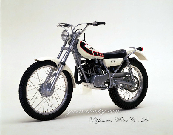 TY 50 rouge Japon 1979